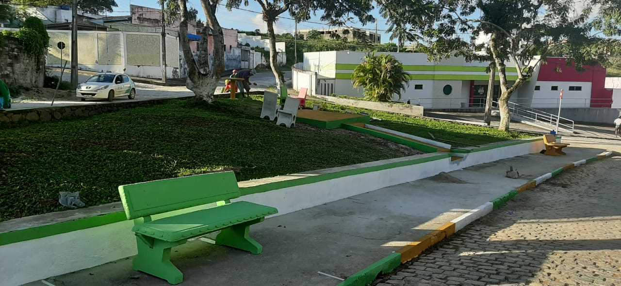 Camacã: Prefeitura revitaliza mais uma praça

